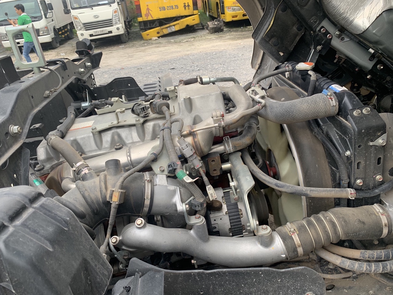 z1992805616234_8c01d7d36e1cee99c88b43ae012de545 xe tải cũ HINO- HYUNDAI-ISUZU | Xe tải Hino HCM