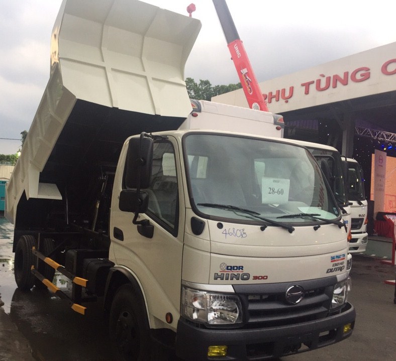 xe-ben-hino-dutro-3 image xe ben hino dutro