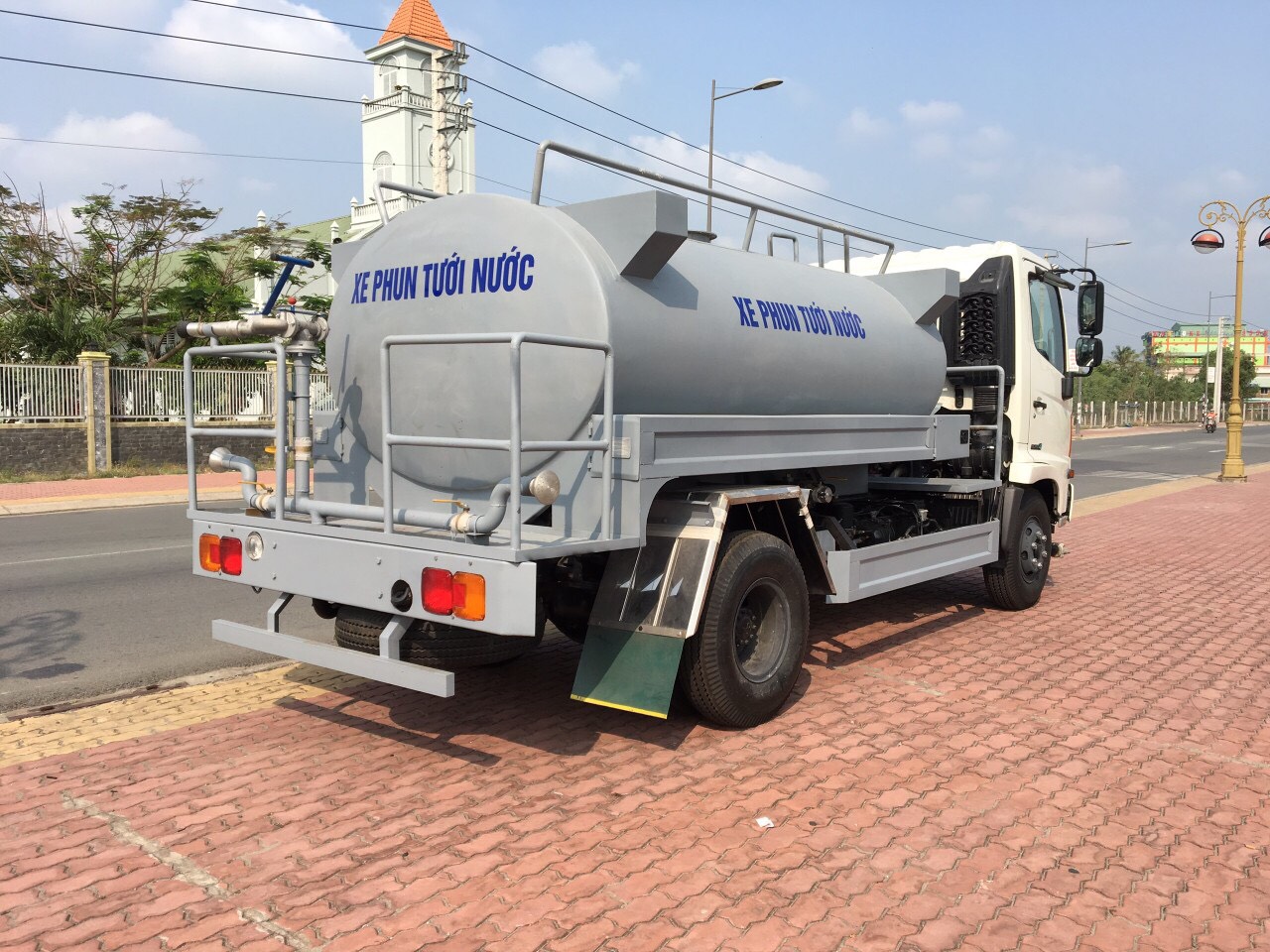 xe_ti_cy_5000 image xe_ti_cy_5000 xe bồn tưới cây 5 khối nước | Xe tải Hino HCM