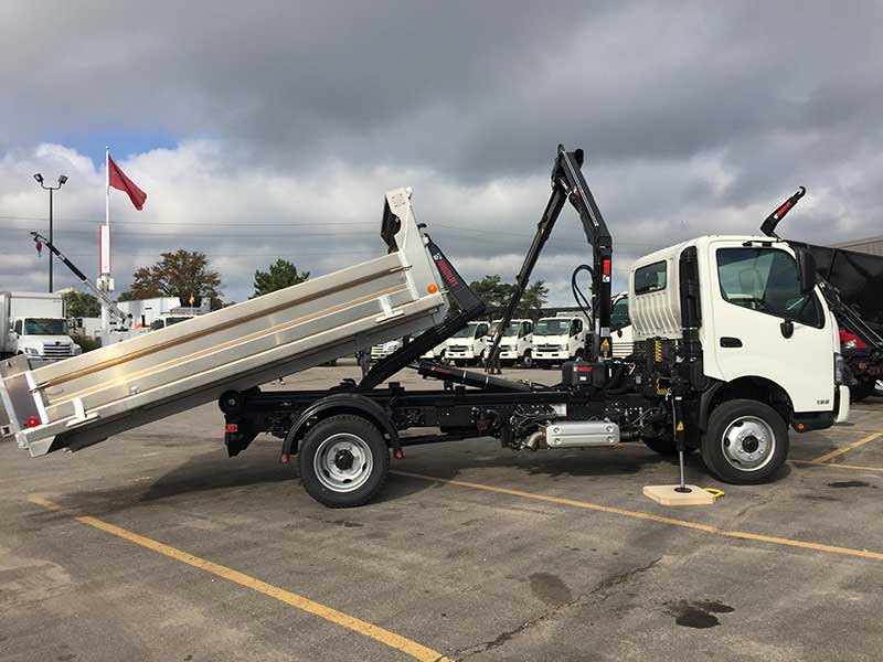 Xe cẩu hino thùng