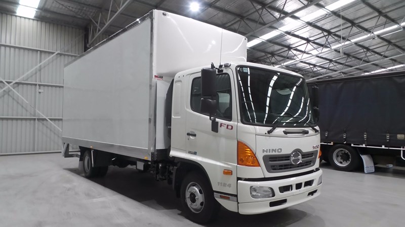 xe tai hino FD 500 2018 thung kin