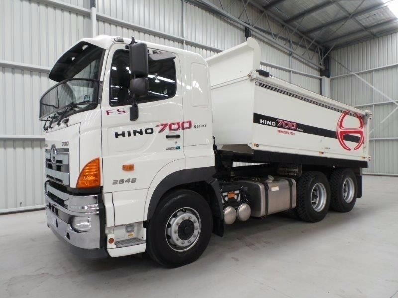 xe tai hino 700 2018