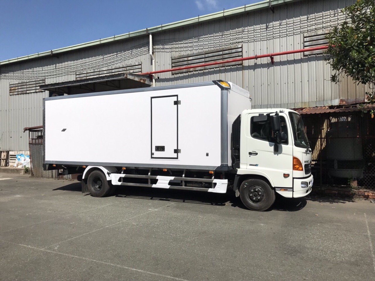 fc_bao_on xe thùng bảo ôn có máy oxy- chở hải sản | Xe tải Hino HCM